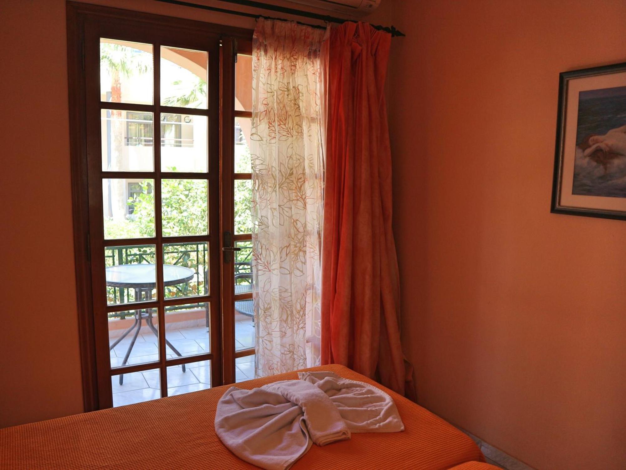 פלטניאס Villa Eleni Seaside Apartments חדר תמונה