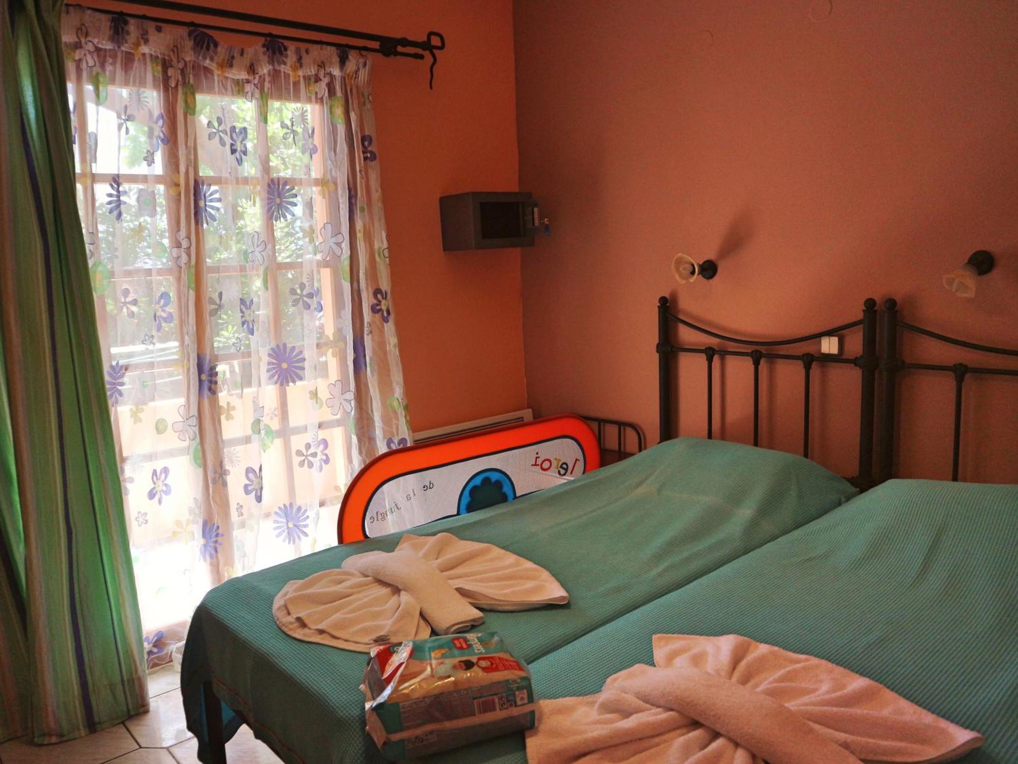 פלטניאס Villa Eleni Seaside Apartments חדר תמונה