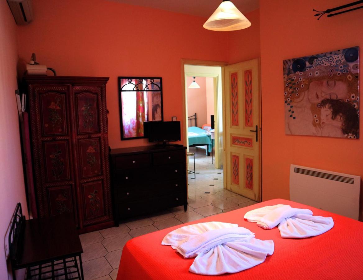 פלטניאס Villa Eleni Seaside Apartments מראה חיצוני תמונה